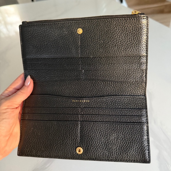 Tory Burch Britten Handbag + Britten Wallet SET in Black/gold - Picture 4 of 16